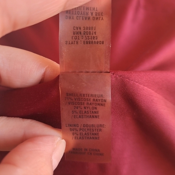 Elie Tahari Burgundy red sheath style‎ dress, size M back zipper, double lining. - Picture 14 of 16
